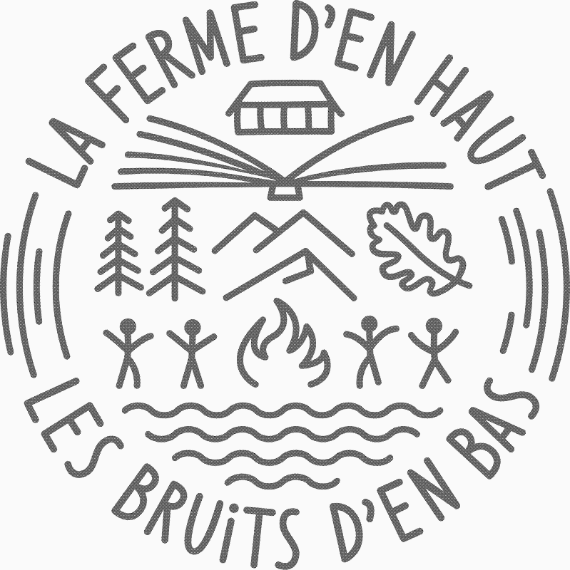 Le logo représentant la lisière entre les Vosges et la Haute-Saône, le tiers-lieu et ses actions : documentation, récits et sons, et enfin le collectif en situation.