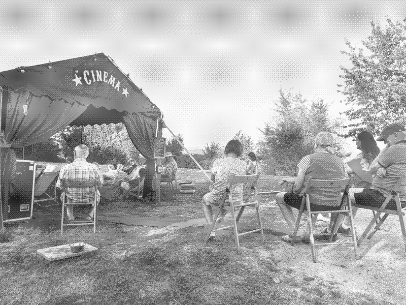 Le cinéma voyageur a posé ses valises, à Dampierre.